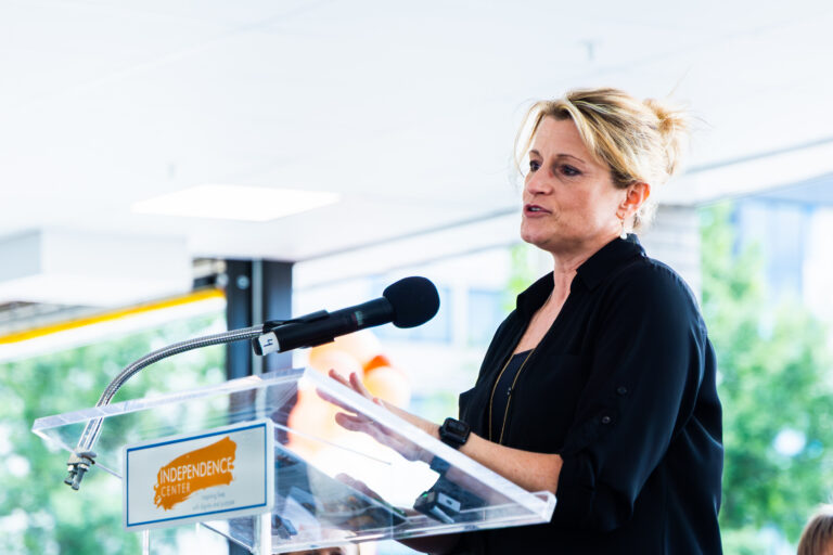 IC Ribbon Cutting-90